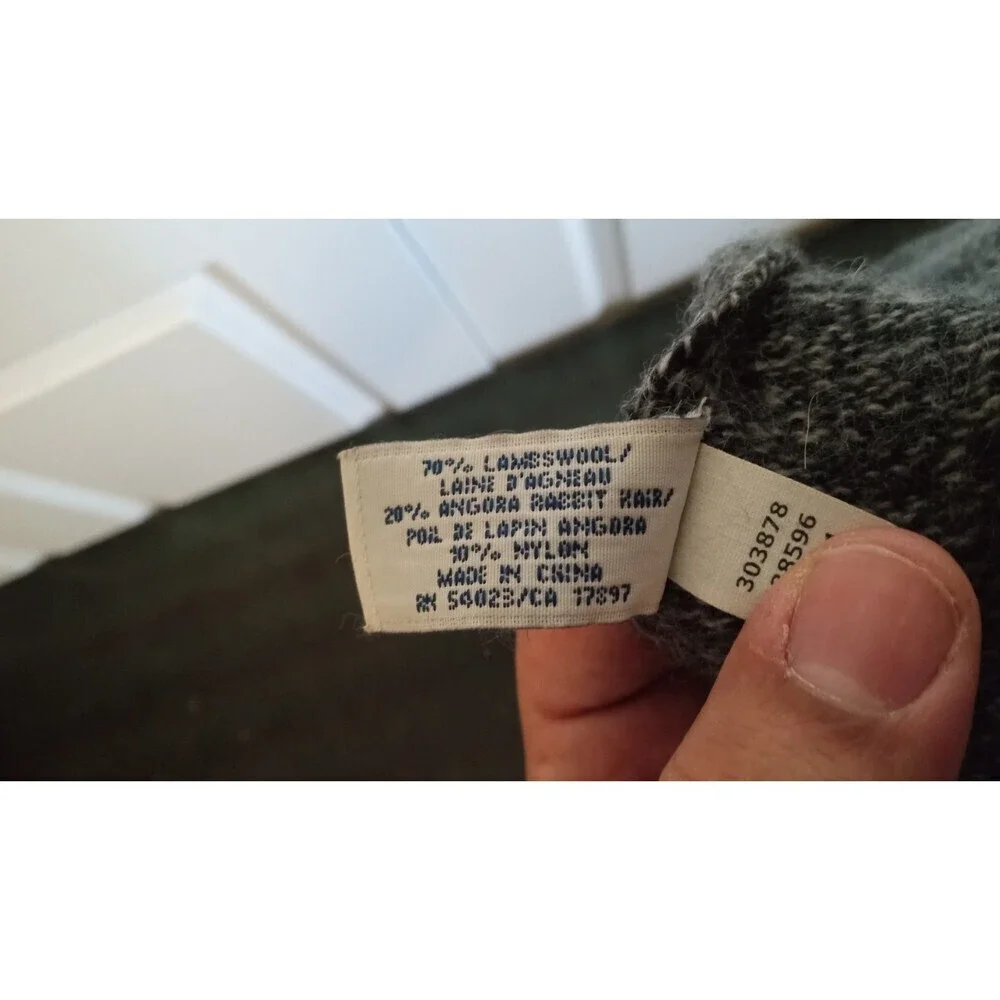 Old Navy Grey and‎ red trim lambswool blend scarf